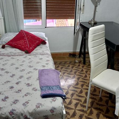 Las Golondrinas Habitacion En Piso Centrico Para Una O Dos Personas Zaragoza Exterior photo