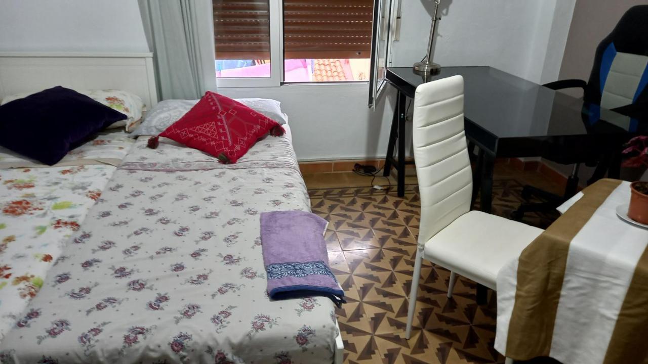 Las Golondrinas Habitacion En Piso Centrico Para Una O Dos Personas Zaragoza Exterior photo