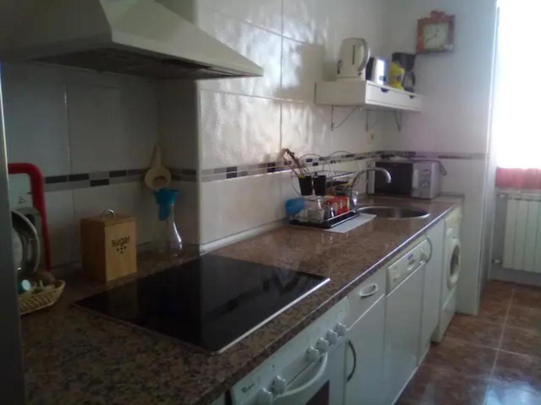 Las Golondrinas Habitacion En Piso Centrico Para Una O Dos Personas Zaragoza Exterior photo